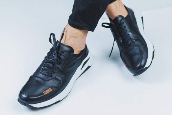 Pantofi sport și adidași pentru bărbați engros