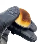 Perie de praf pe deget, negru
