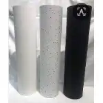 Nowoczesny zestaw wazonów cylindrycznych – minimalistyczny design i teksturowane powierzchnie, hurt