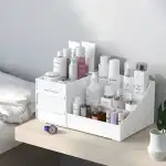 Cosmetics organizer