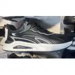 Sports shoes