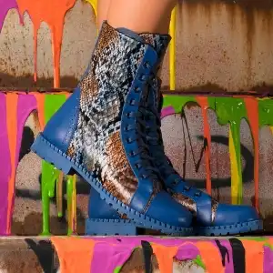 Women's casual boots GABINA clark type in natural leather with blue python print. Numbering 36-40.