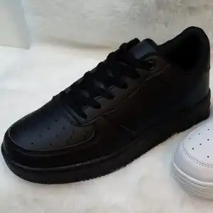 Women's tennis shoes 36-40 black